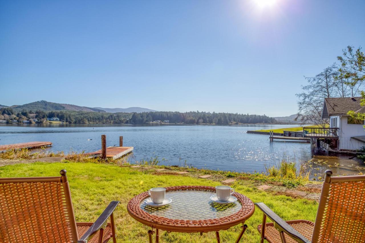 Regatta Park Lake House Lincoln City Bagian luar foto