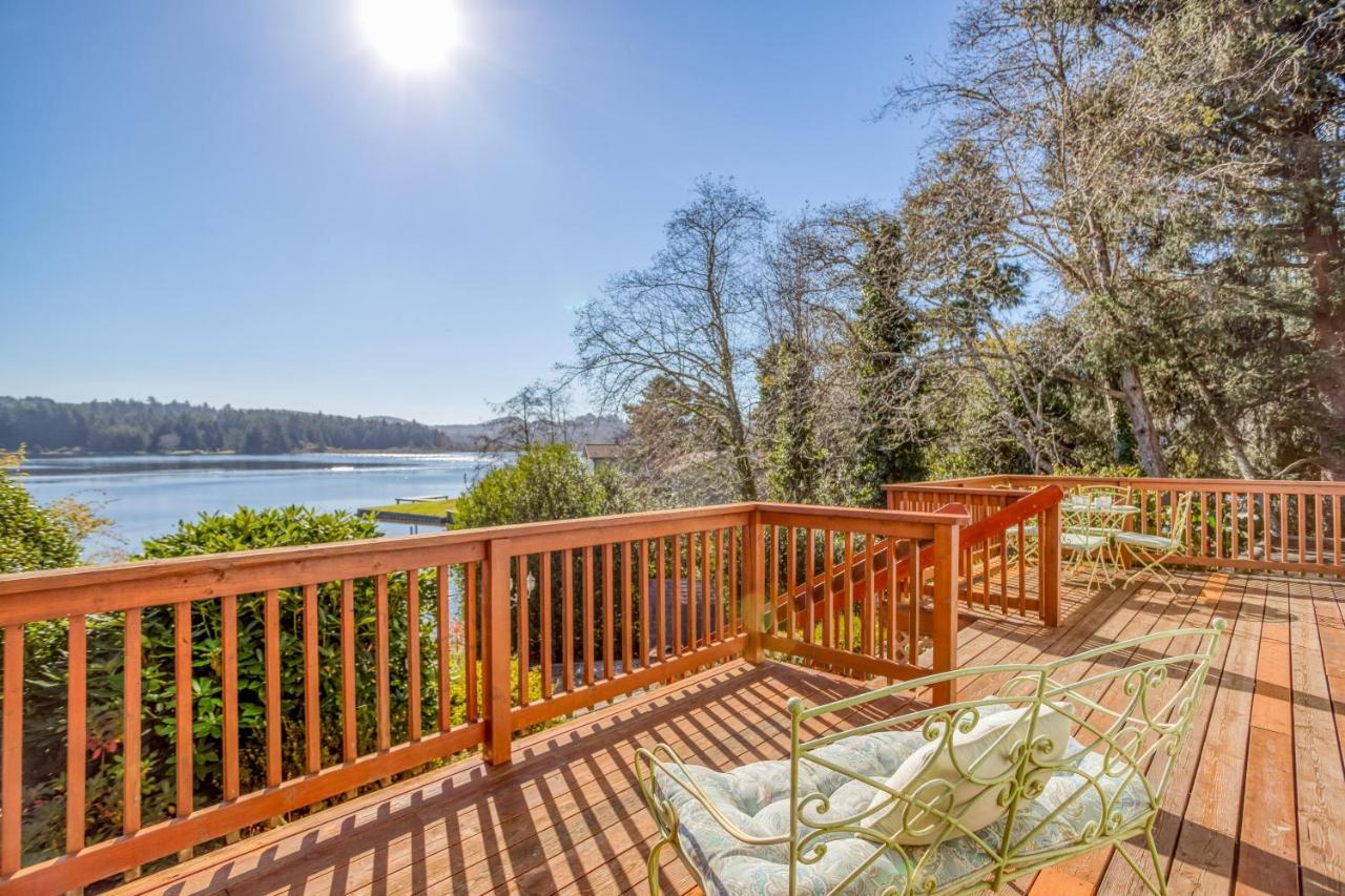Regatta Park Lake House Lincoln City Bagian luar foto