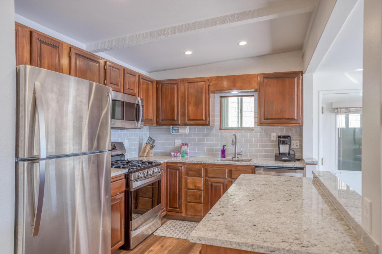 Regatta Park Lake House Lincoln City Bagian luar foto