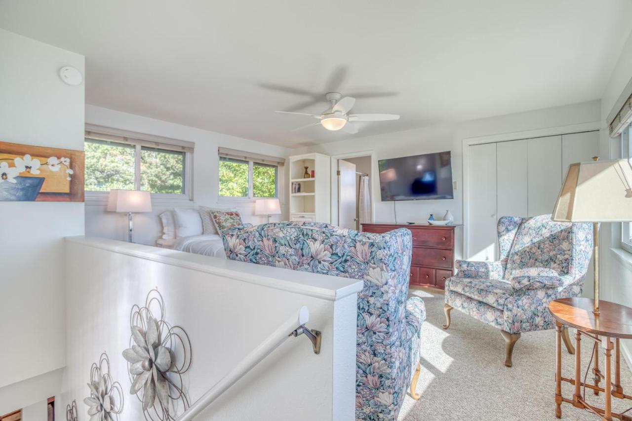 Regatta Park Lake House Lincoln City Bagian luar foto