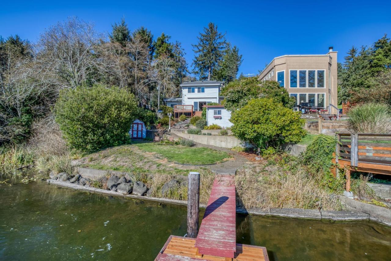 Regatta Park Lake House Lincoln City Bagian luar foto