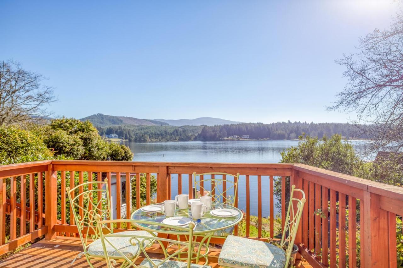 Regatta Park Lake House Lincoln City Bagian luar foto