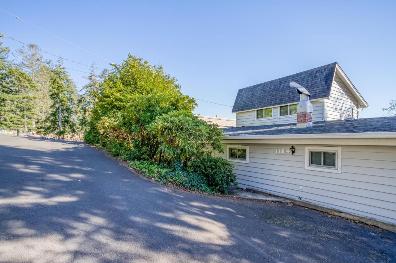 Regatta Park Lake House Lincoln City Bagian luar foto