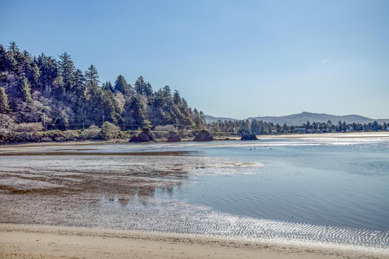 Regatta Park Lake House Lincoln City Bagian luar foto