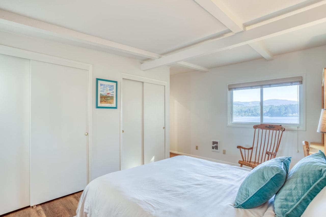 Regatta Park Lake House Lincoln City Bagian luar foto