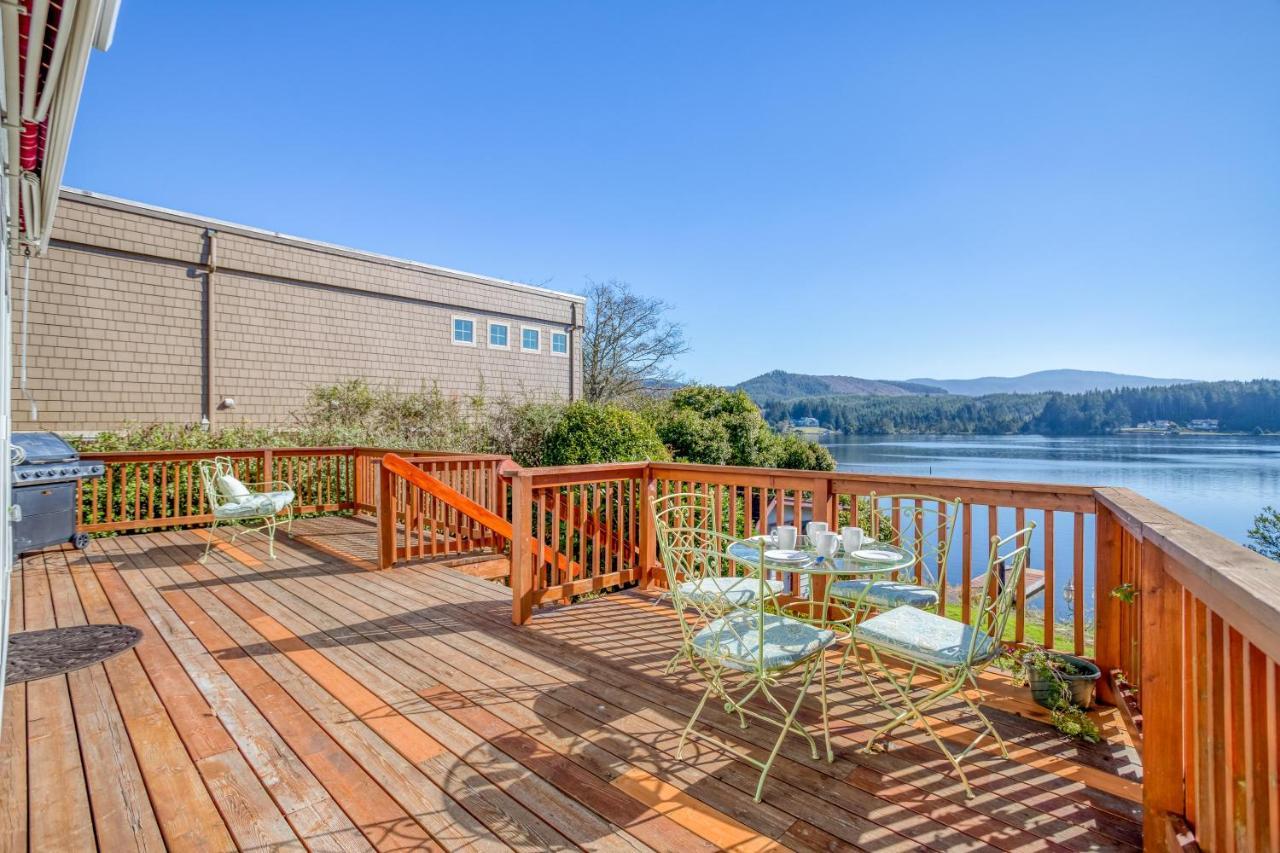 Regatta Park Lake House Lincoln City Bagian luar foto